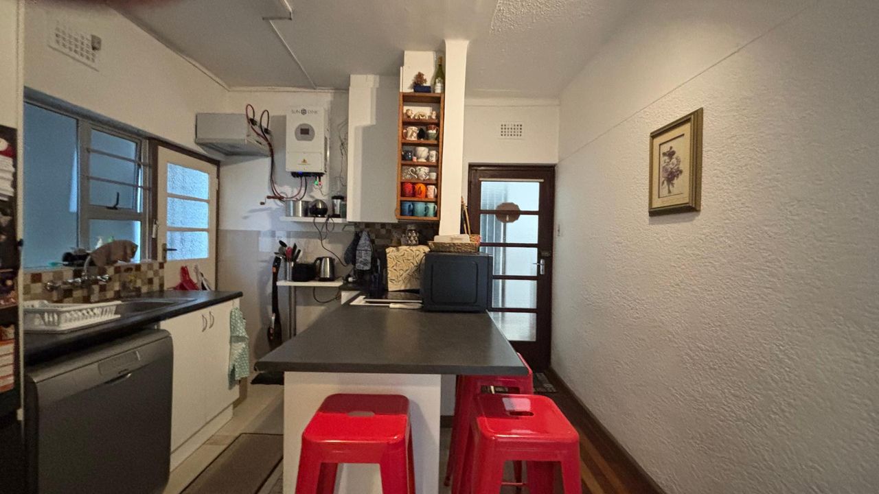Photo 14 of 18