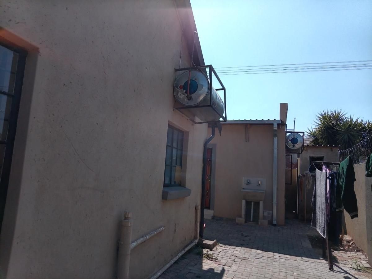 Photo 20 of 29