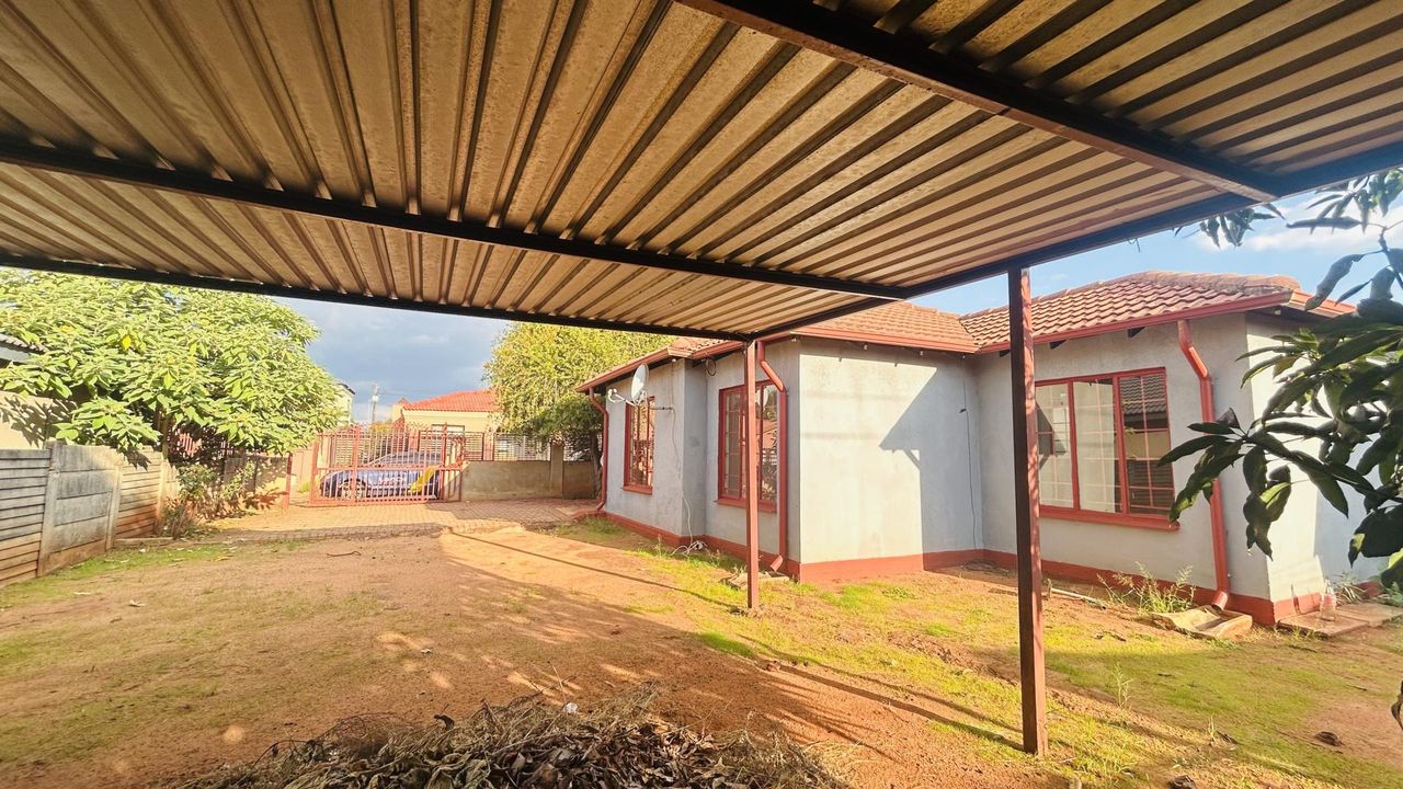 Photo 17 of 22