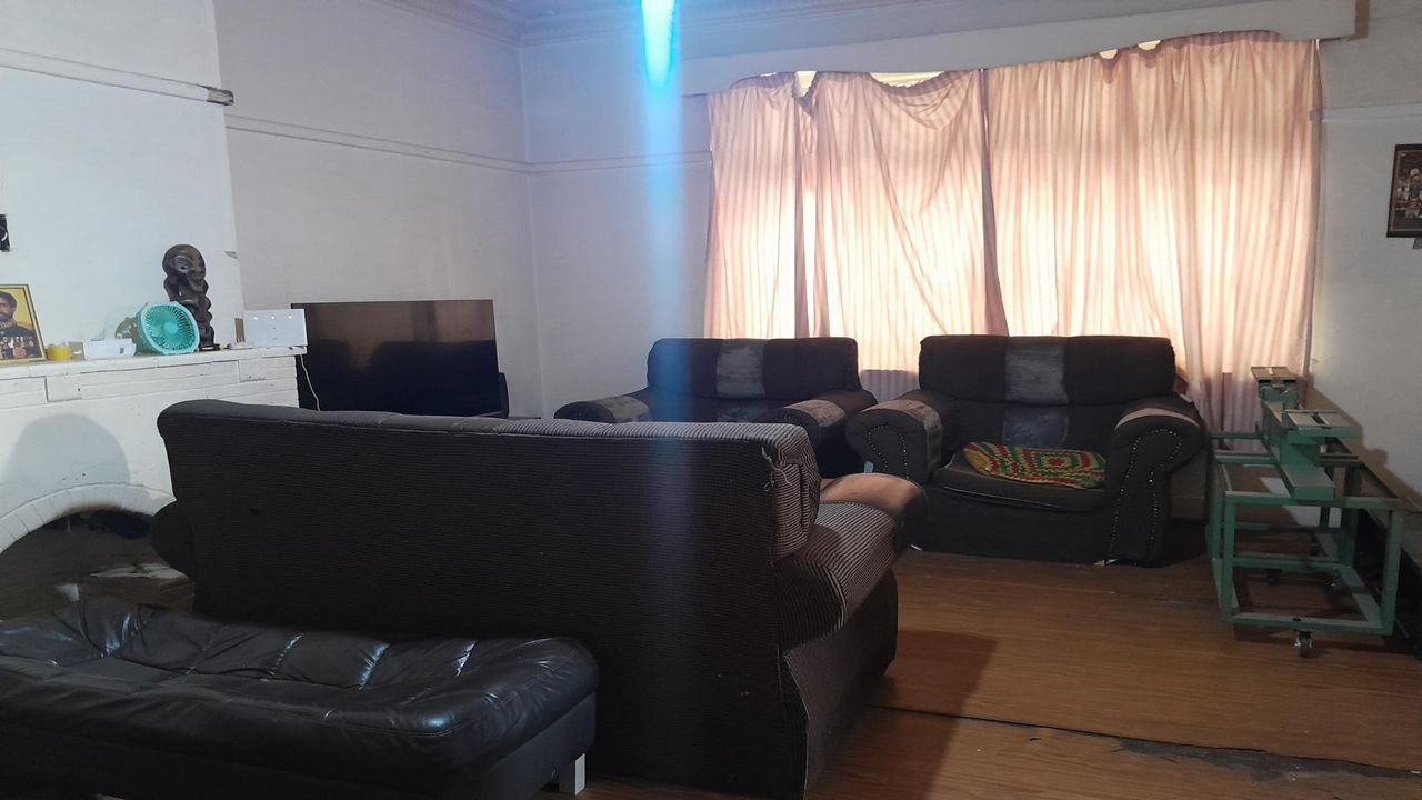 Photo 12 of 13