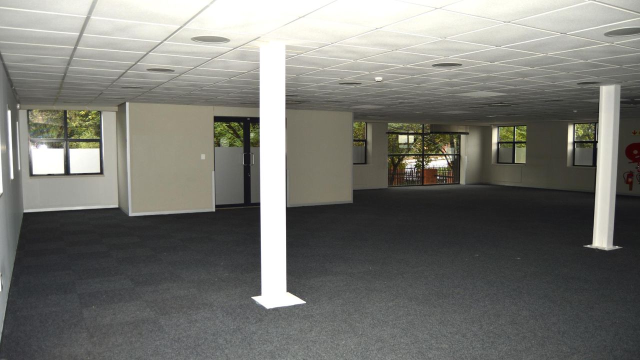 Photo 14 of 23