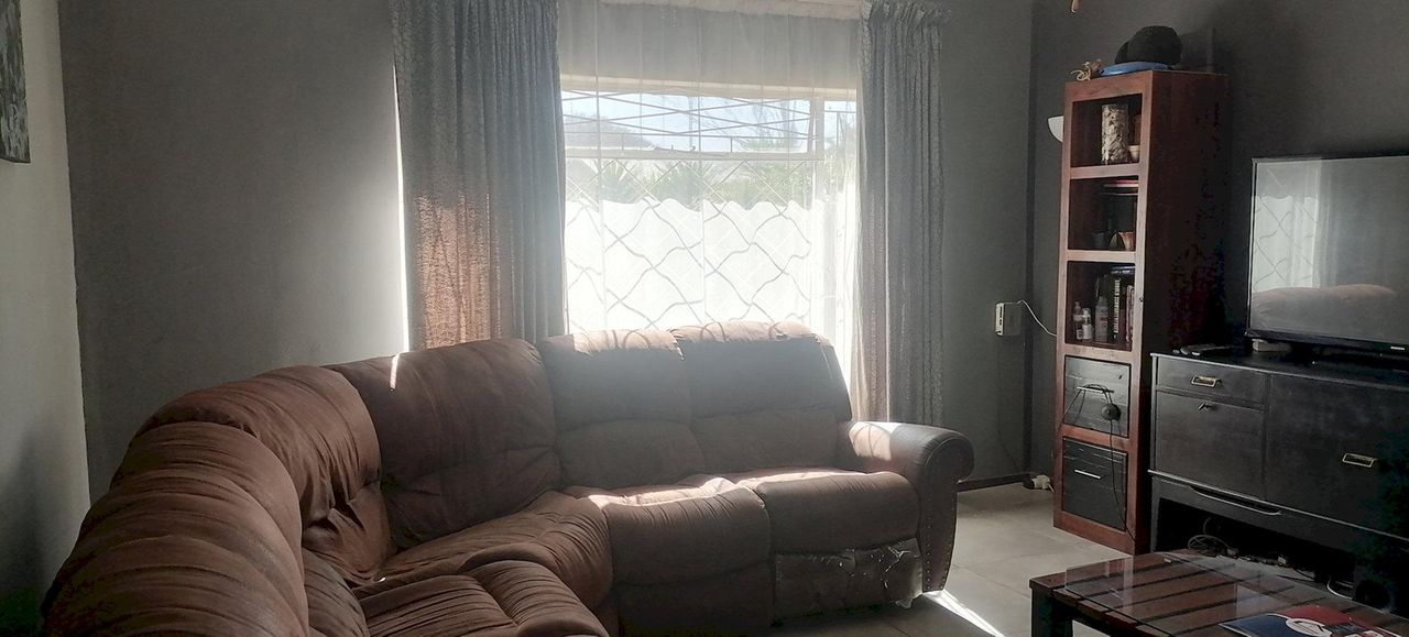 Photo 16 of 20