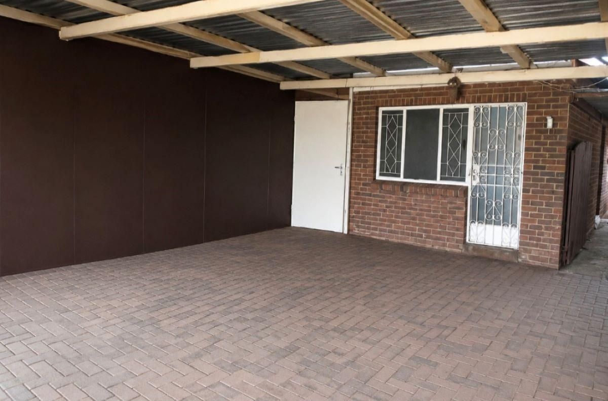 Photo 12 of 13