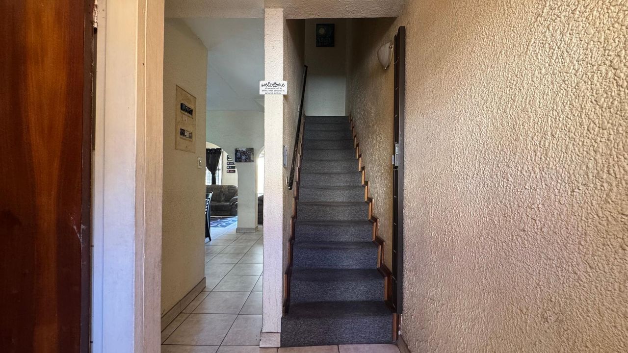 Photo 3 of 26