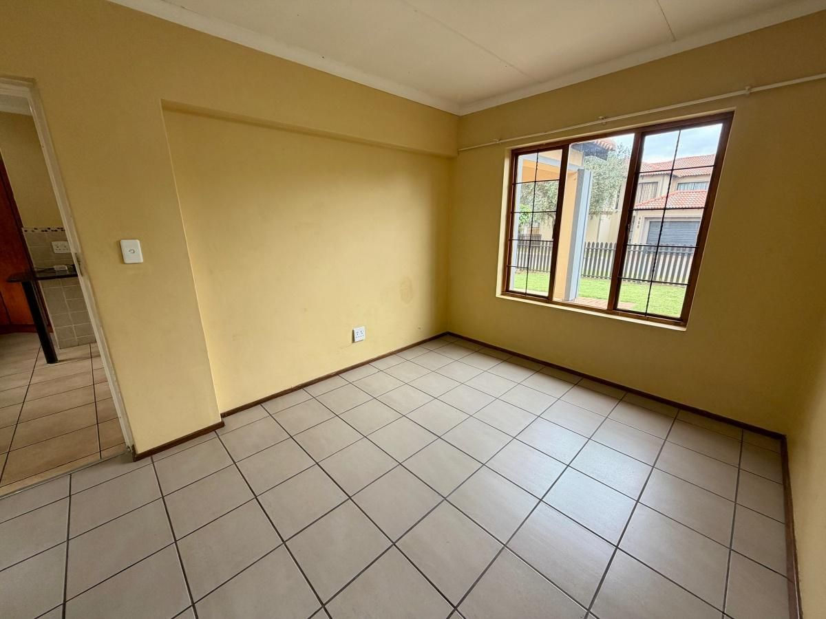 Photo 9 of 22