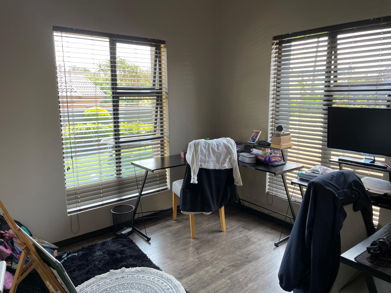 Photo 11 of 27