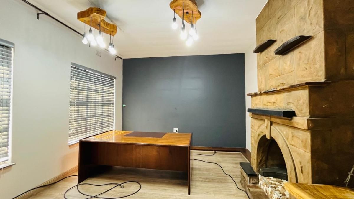 Photo of 5 Bedroom house to rent in Model Park, Witbank