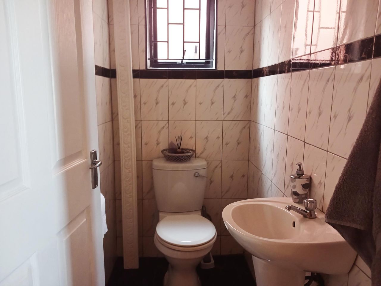 Photo 33 of 33