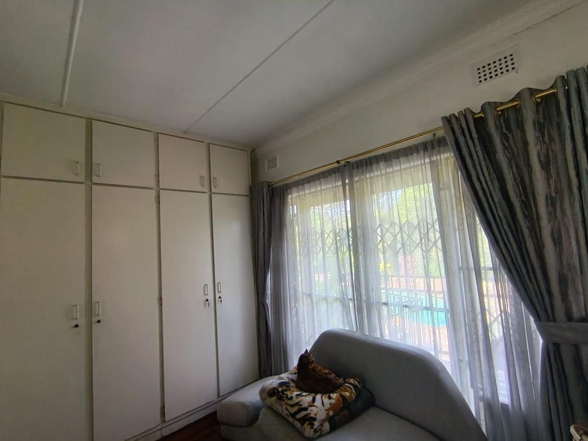 Photo 5 of 24