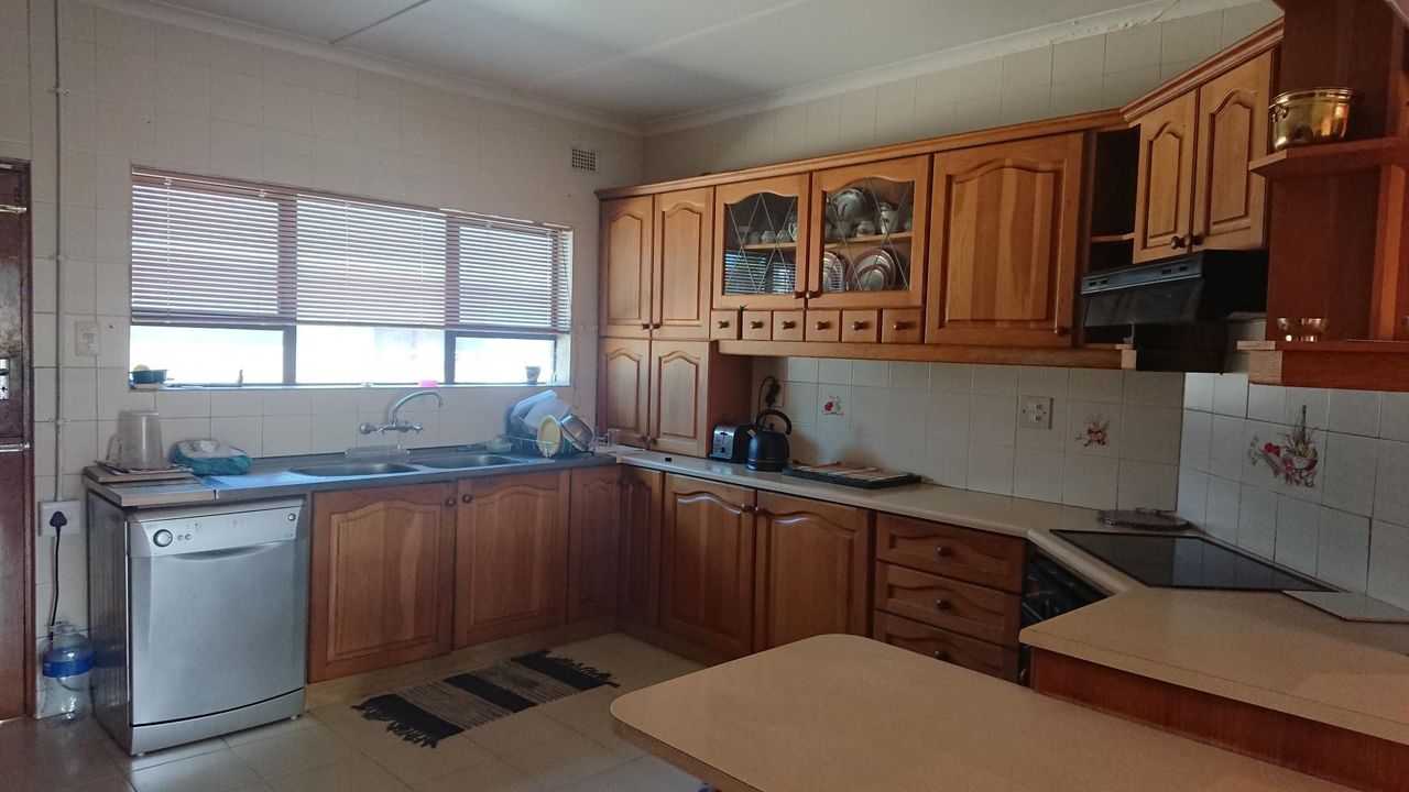 Photo 10 of 22
