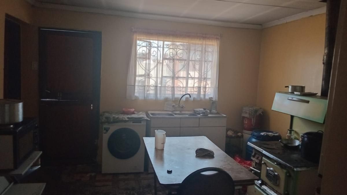 Photo 19 of 24