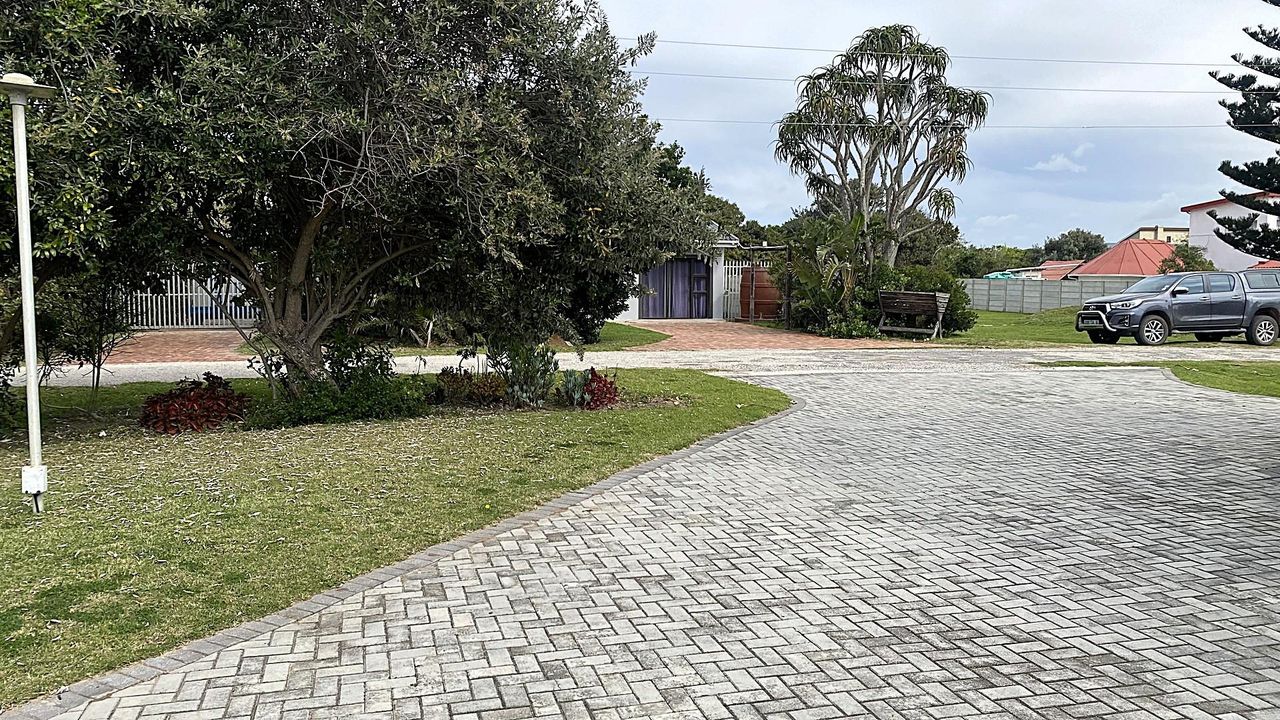 Photo 9 of 12