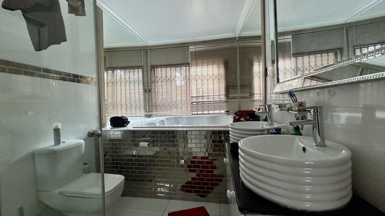 Photo 20 of 49