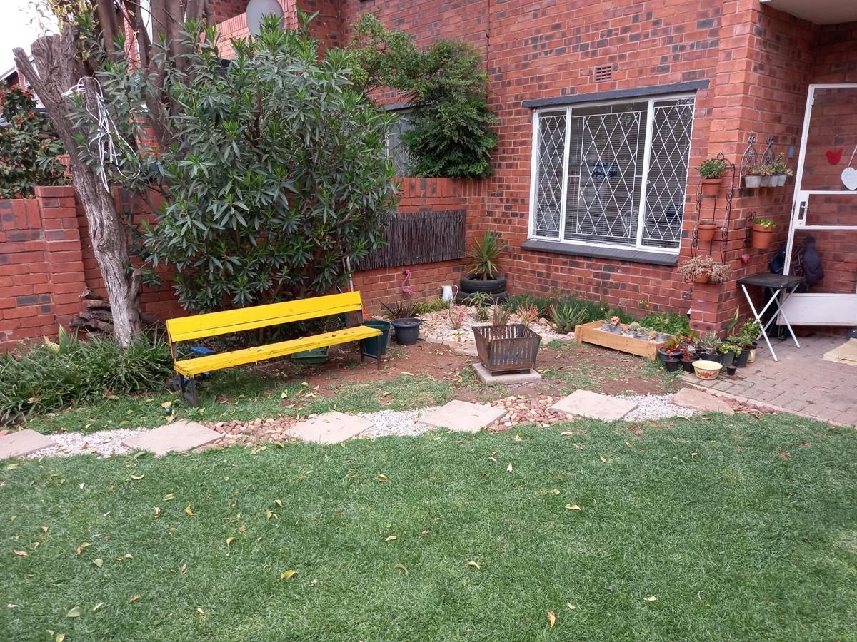 Photo 10 of 24