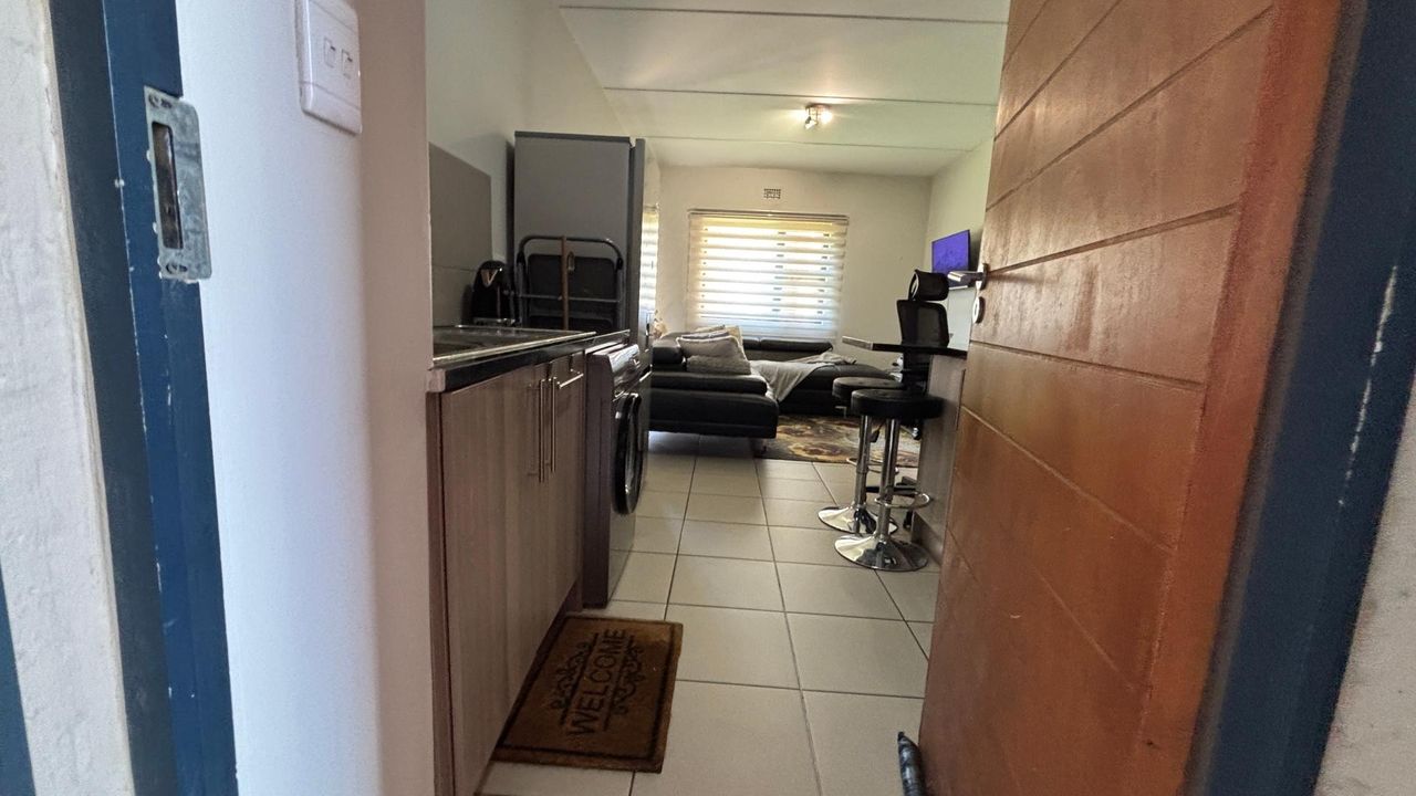 Photo 16 of 31