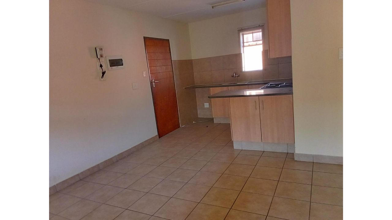 Photo 4 of 14