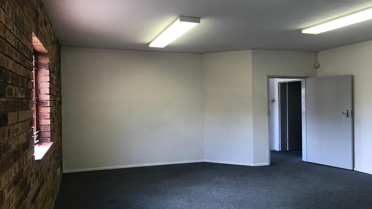Photo 8 of 27