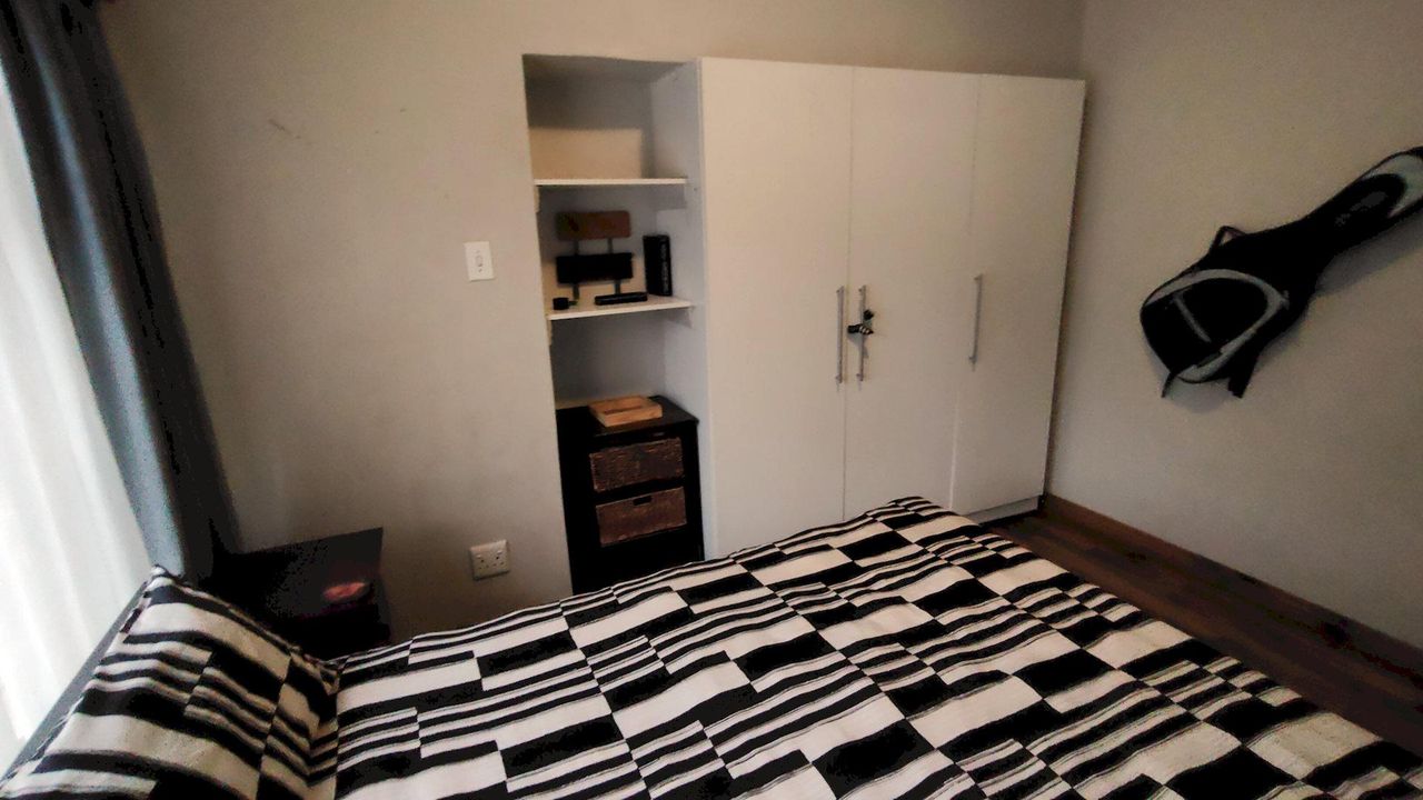 Photo 20 of 32