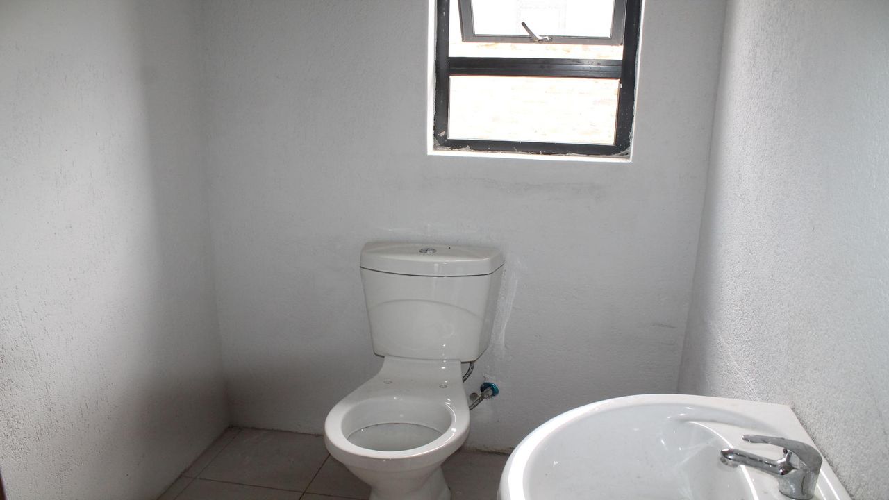 Photo 22 of 24