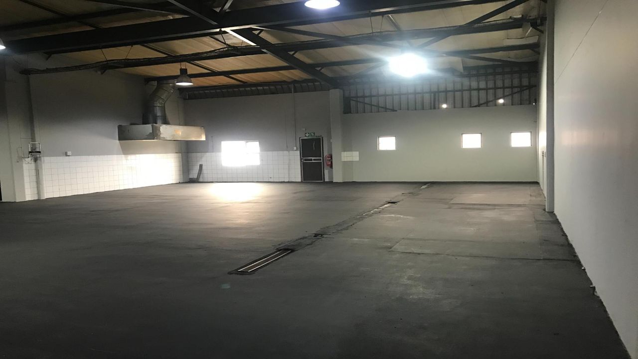 Photo 15 of 27
