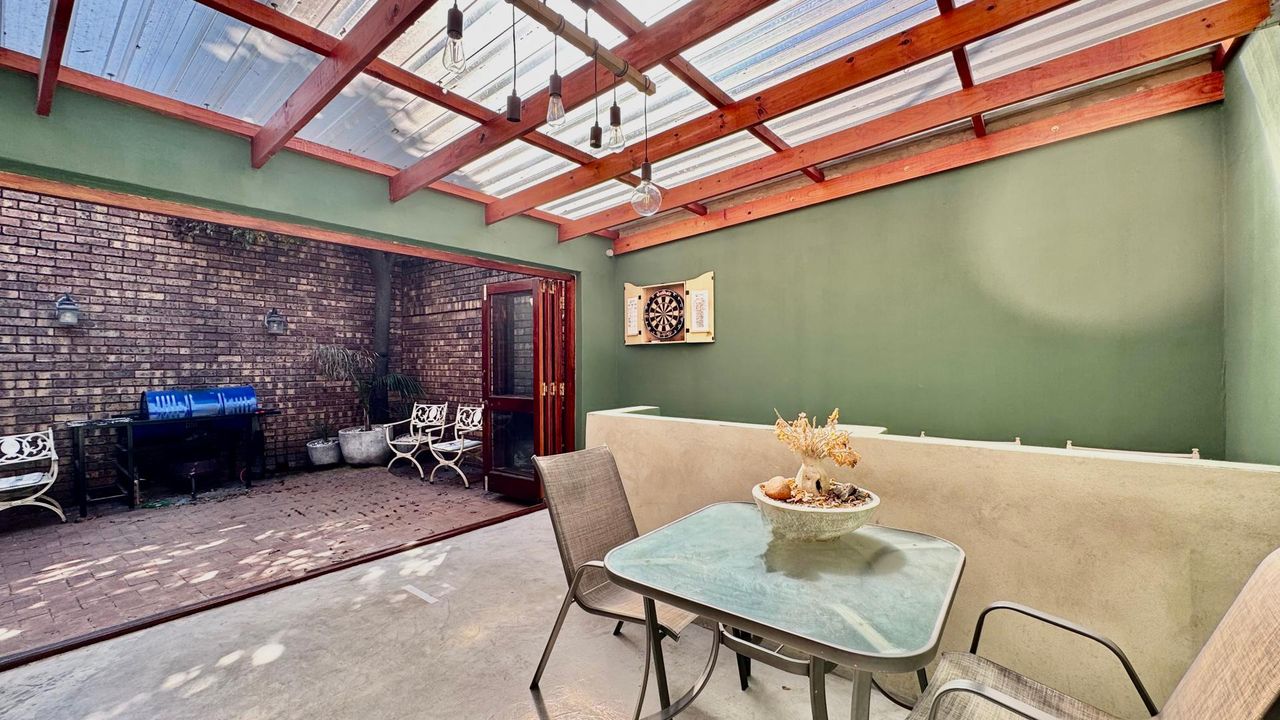 Photo of 4 Bedroom house for sale in Die Hoewes, Centurion