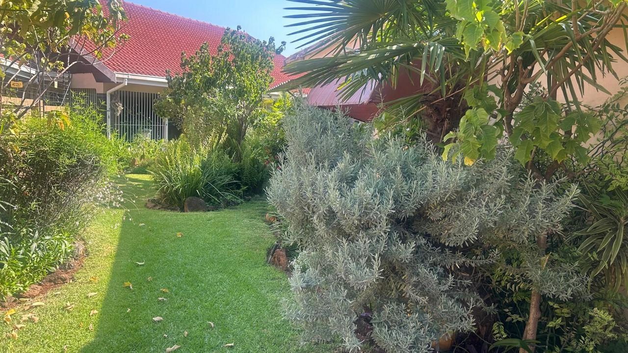 Photo 34 of 37