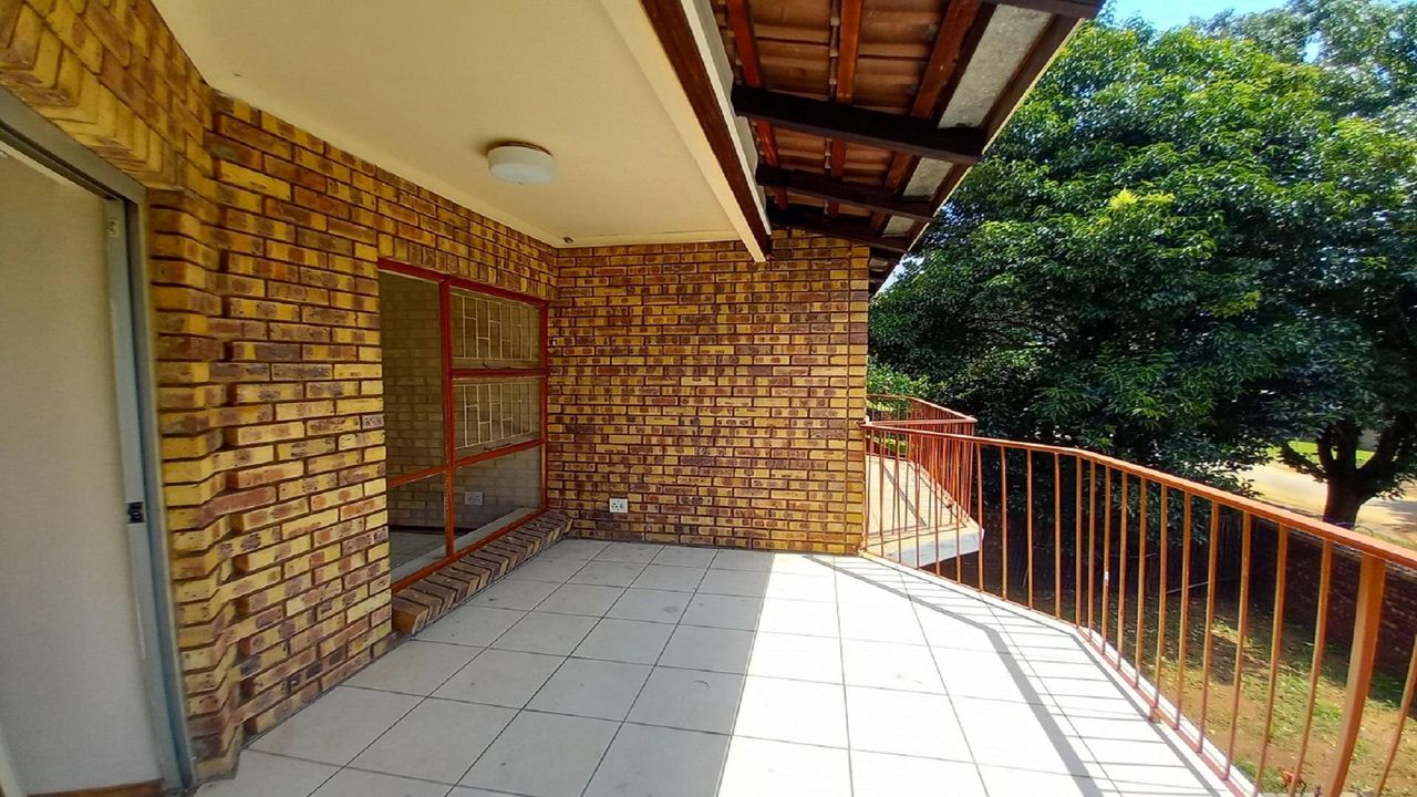 Photo 19 of 23