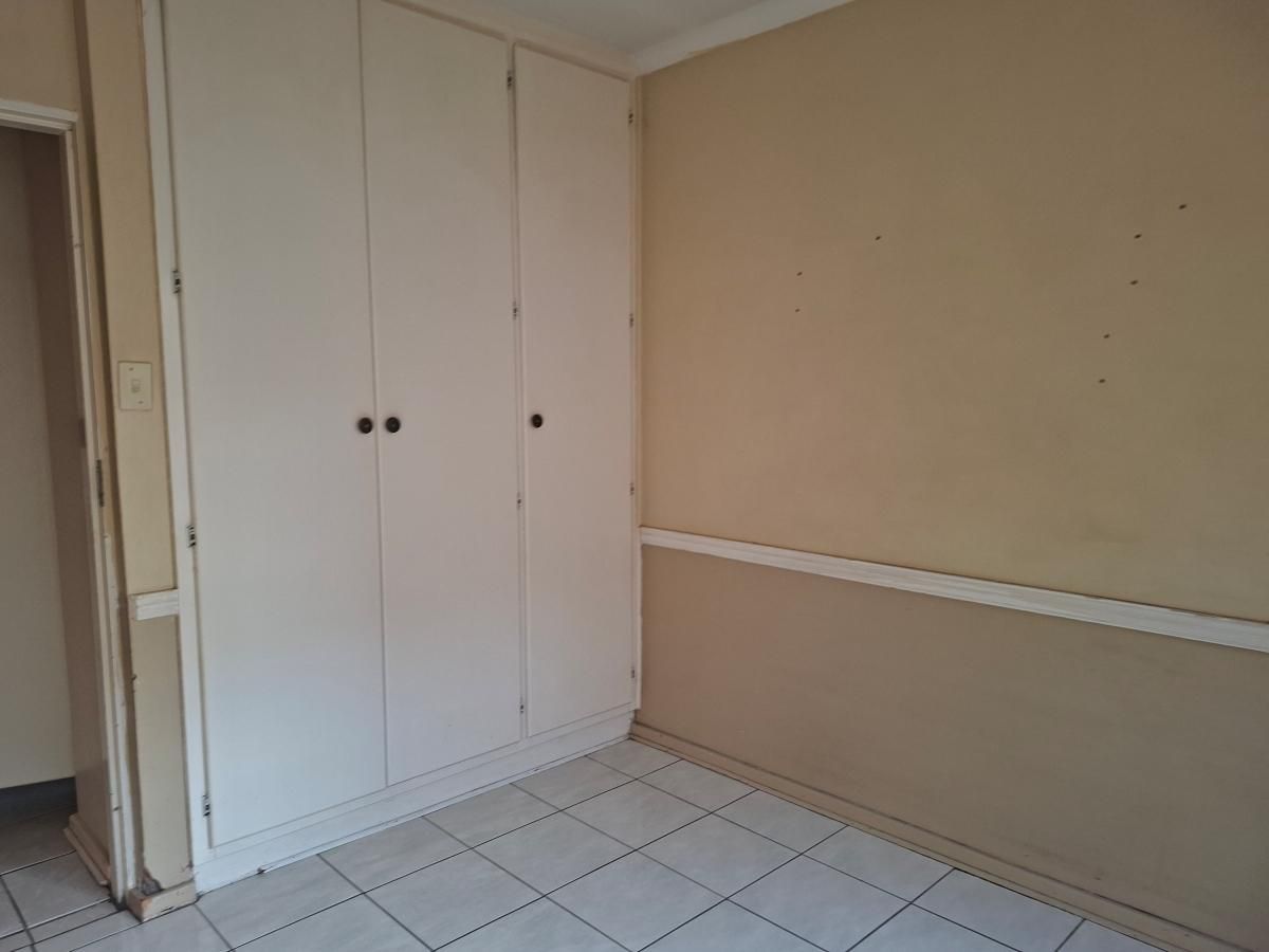 Photo 23 of 25