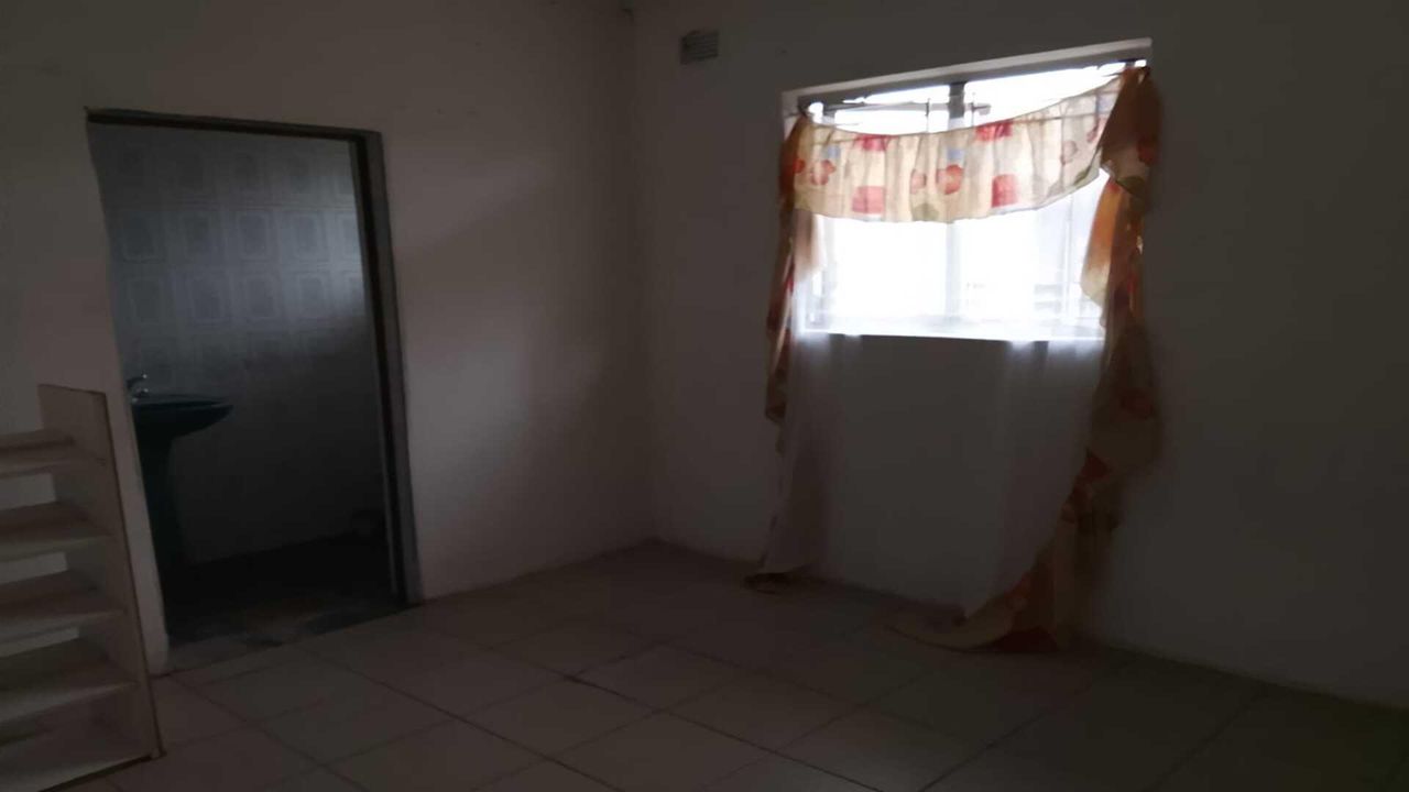 Photo 16 of 19