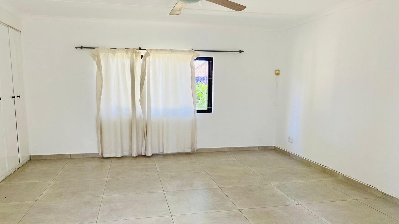 Photo 12 of 20