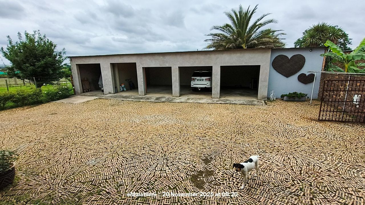 Photo 14 of 20