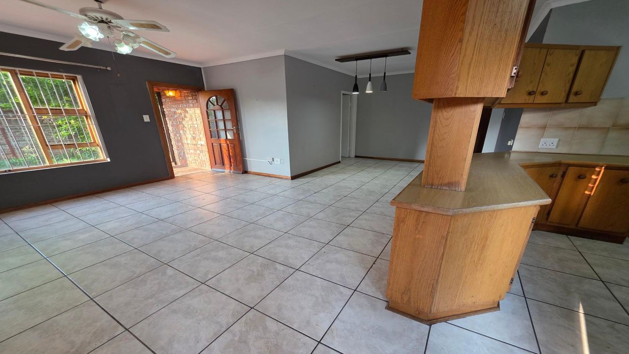 Photo 16 of 29