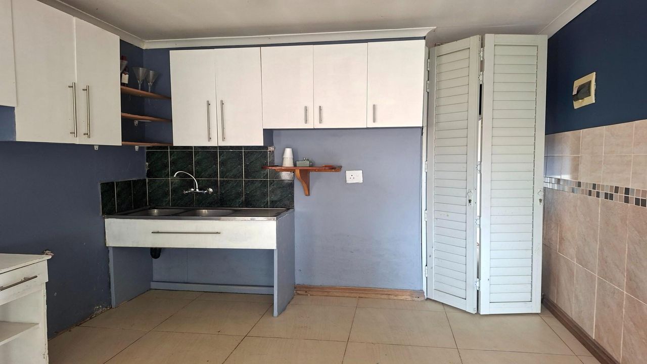 Photo 14 of 22