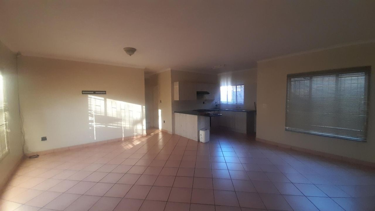 Photo 3 of 14