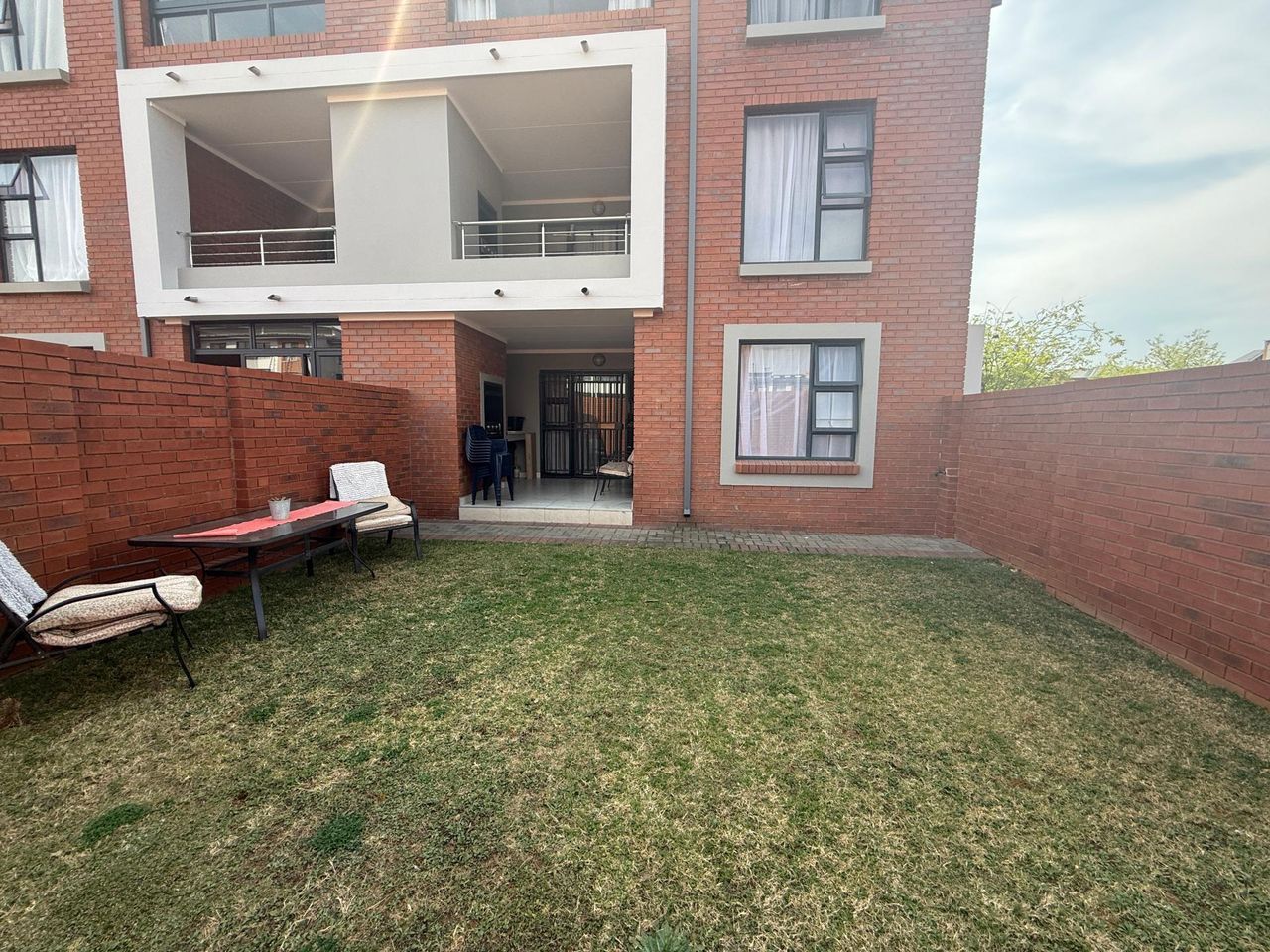 Photo 18 of 22