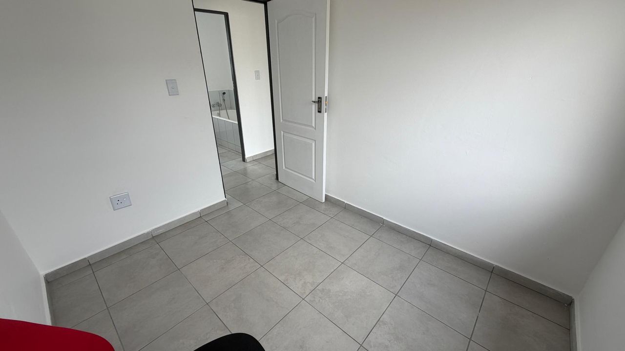 Photo 16 of 25