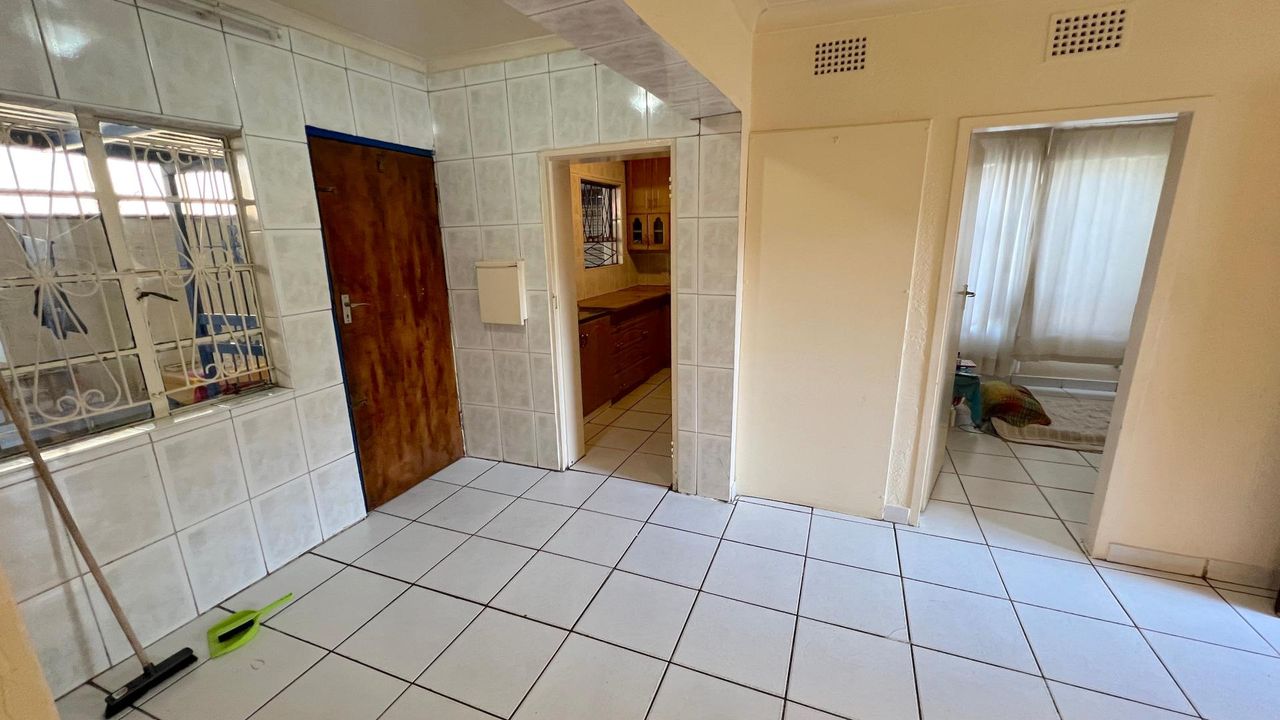 Photo 5 of 26